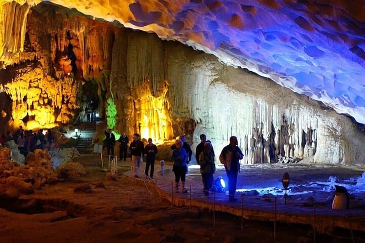 Hanoi to Ninh Binh and Ha Long Bay 2-Day Tour: Tam Coc, Mua Cave & 6-Hour Bay Cruise photo 6