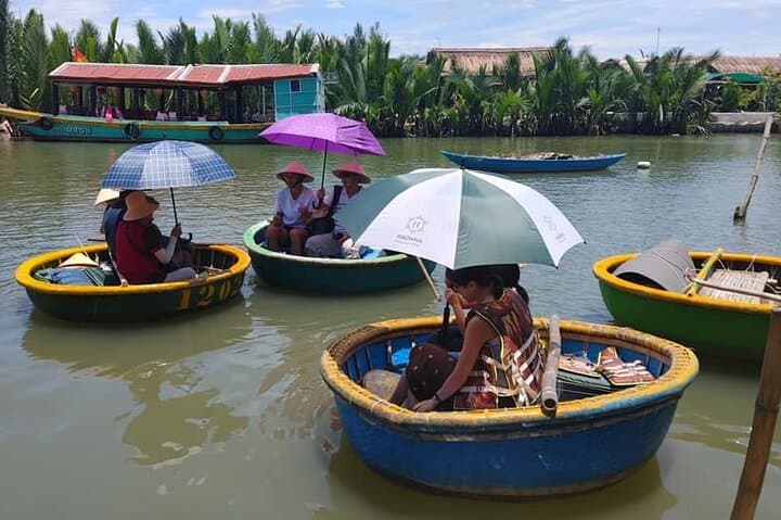 Hoi An Coconut Basket-Boat & Ancient Town Lantern Tour photo 2