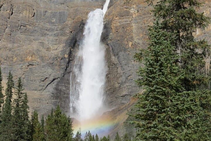 Exploring Takakkaw Falls and Emerald Lake: A Waterfall Adventure in Yoho National Park photo 5