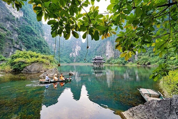 Ninh Binh Luxury Day Tour from Hanoi — Trang An, Hoa Lu & Countryside photo 5