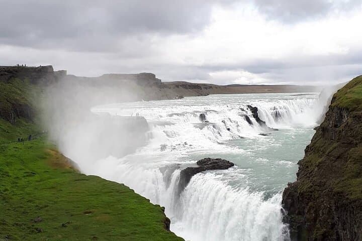 Private Grand Golden Circle Tour: Thingvellir, Geysir, Gullfoss & Kerið from Reykjavik