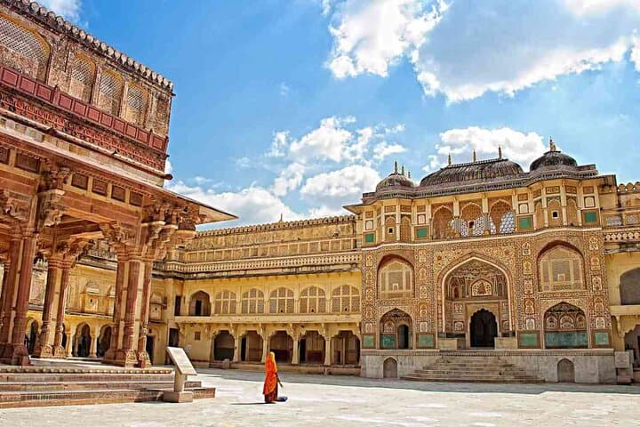 6-Day Luxury Golden Triangle Tour: Delhi, Agra & Jaipur Highlights