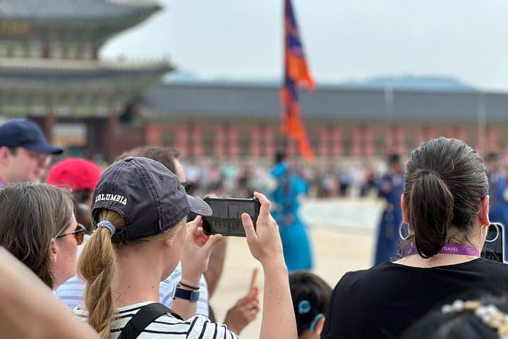 Half-Day Seoul: Gyeongbokgung Palace & Jogyesa Temple Highlights photo 4