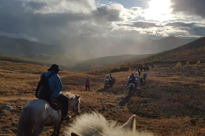 5-Day Central Mongolia Horse Riding Adventure — Orkhon River, Ger Stays & Local Traditions