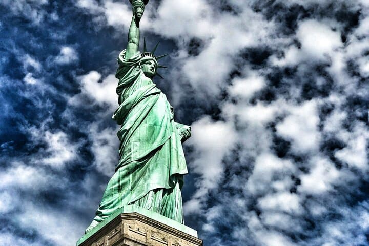 Private New York City SUV Tour: Customize a 3–4 Hour City Highlights Drive photo 4