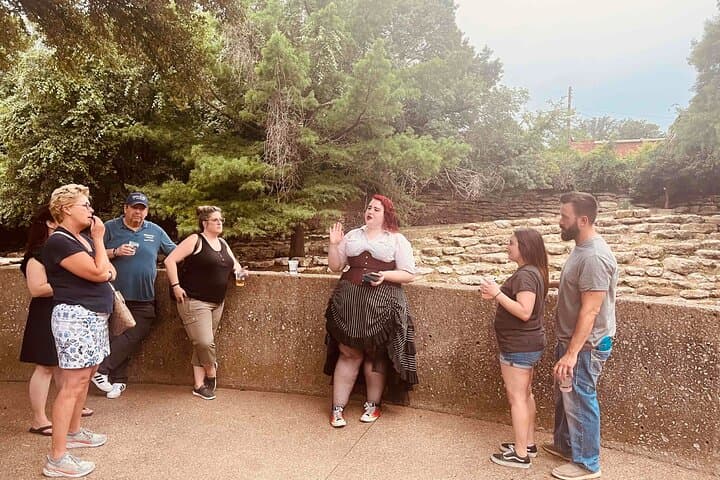 Fort Worth Stockyards Booze & Boos: Haunted Pub Walking Tour in Cowtown photo 6