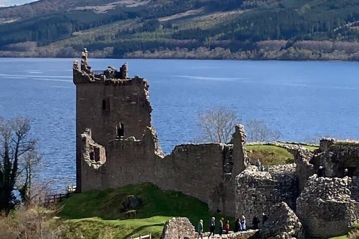 Highland Icons: Loch Ness, Culloden Battlefield & Cawdor Castle Day Tour from Inverness