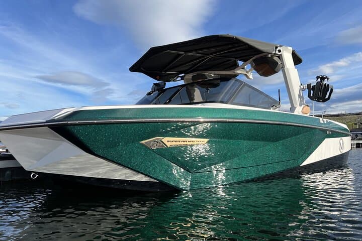 Wakesurf Lessons & Boat Charter on Okanagan Lake with Msurf Okanagan