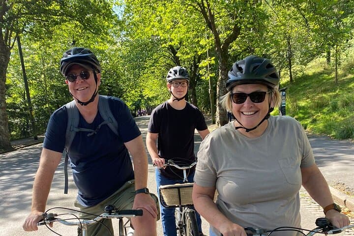 Glasgow Highlights Bike and E-Bike Tour: Rivers, Parks & Architectural Icons photo 3