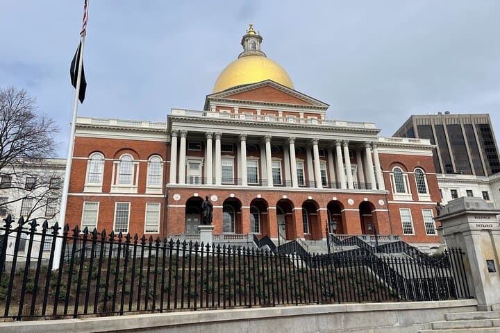 Boston Freedom Trail Private Car Tour: Historic Driving and Walking Experience