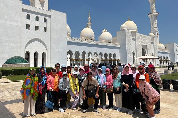 Full-Day Abu Dhabi City Tour from Dubai: Sheikh Zayed Mosque, Corniche & Yas Island photo 3