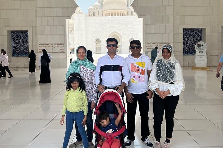 Full-Day Abu Dhabi City Tour from Dubai: Sheikh Zayed Mosque, Corniche & Yas Island photo 4