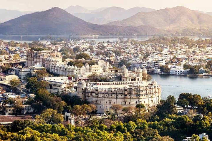 6-Day Golden Triangle with Udaipur: Private Delhi–Agra–Jaipur–Udaipur Tour