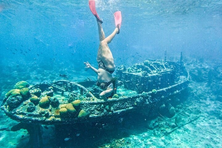 Sunken Tugboat & Reefs: Curaçao Snorkel Cruise with BBQ and Open Bar photo 2