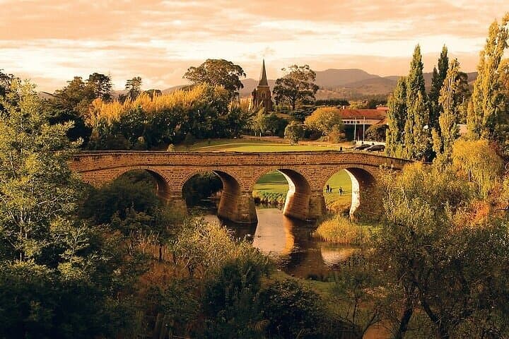 Half-Day Nipaluna (Hobart) Highlights: kunanyi, Richmond & Salamanca Market photo 3