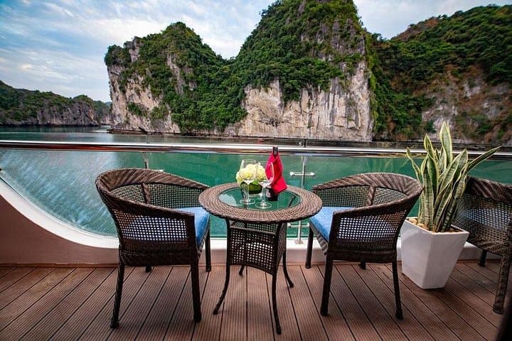 Halong Bay 3-Day Luxury Cruise: Kayak, Biking & Cave Tours photo 6