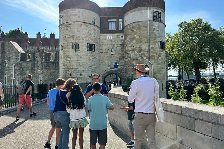 family-friendly-tower-of-london-and-tower-bridge-private-tour photo 4