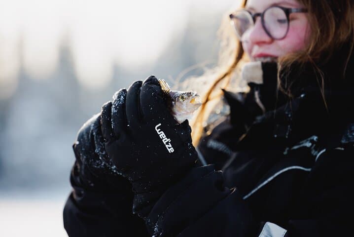 Ice Fishing in Rovaniemi: Guided Arctic Lake Experience photo 5