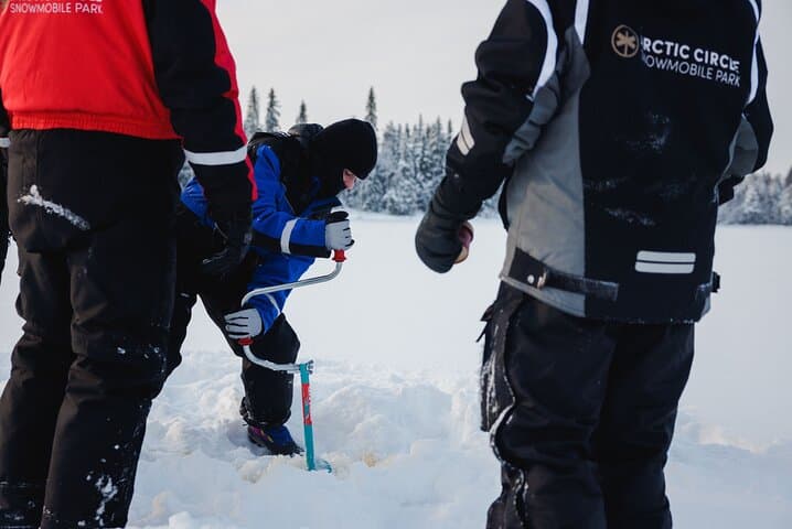 Ice Fishing in Rovaniemi: Guided Arctic Lake Experience photo 3
