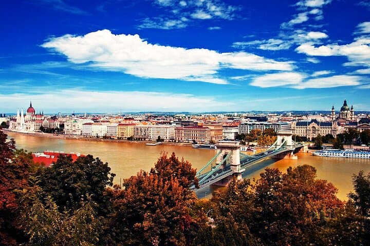 Private 4‑Hour Budapest Highlights Tour by Car — Custom City Sightseeing photo 3