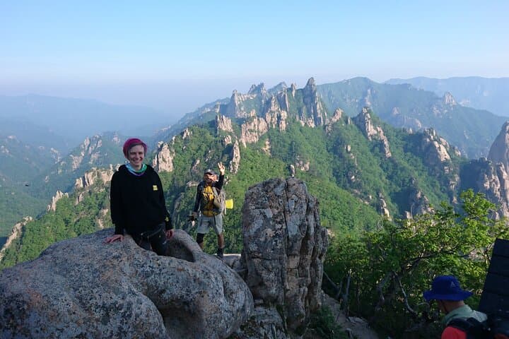 9-Day Korea Mountain Trek: Seoraksan, Odaesan & Bukhansan with Temple Stay photo 4
