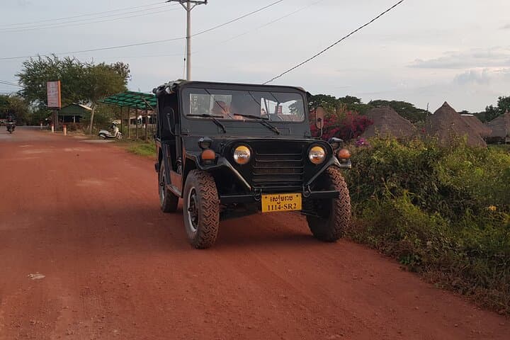 Siem Reap City U.S. Army Jeep Half-Day: Royal Residence, War Museum & Old Market photo 4