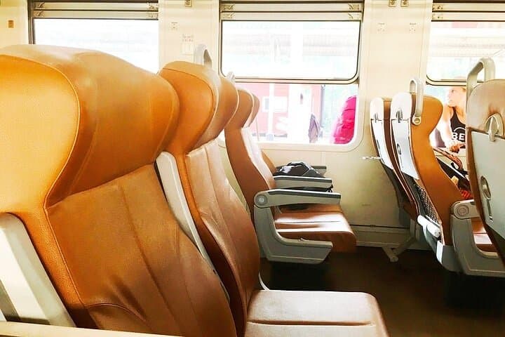 Kandy to Colombo by Train: Reserved-Seat Journey Across Sri Lanka photo 3
