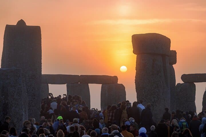 Stonehenge Summer Solstice Tour from London: Sunrise & Sunset Access photo 4