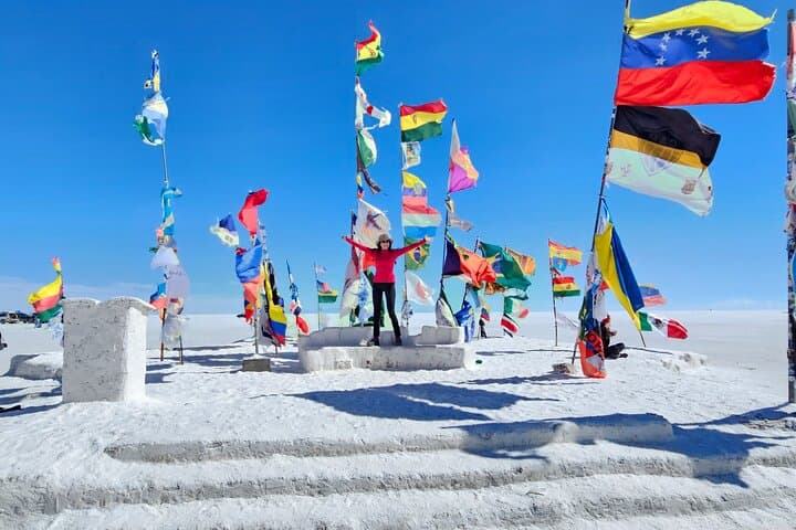 Uyuni Salt Flats Full-Day Tour and Overnight Bus to La Paz photo 4