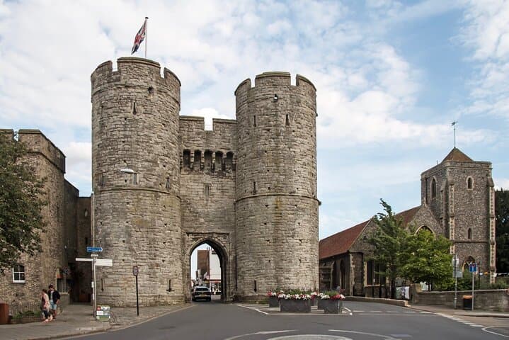 Layover Private Tour of Kent: Dover Castle, White Cliffs, Canterbury & Leeds Castle photo 3