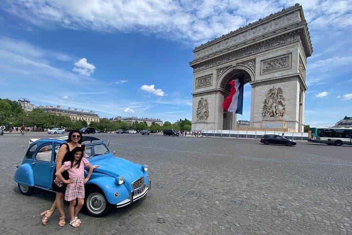 Discover Paris in a Classic Citroën 2CV: Private Vintage Car Tour photo 2