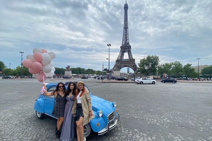 Private 2-Hour Paris Tour in a Vintage 2CV — Hidden Gems & Photo Stops photo 3