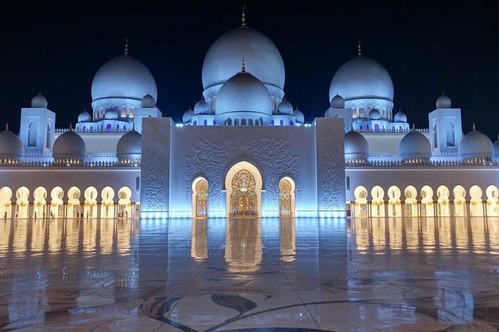Full-Day Abu Dhabi City Tour from Dubai — Grand Mosque, Corniche & Dates Market photo 1