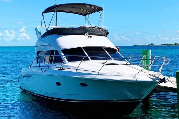 Half-Day Private Rose Island Yacht Getaway from Nassau photo 2