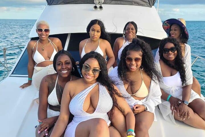 Half-Day Private Rose Island Yacht Getaway from Nassau photo 5