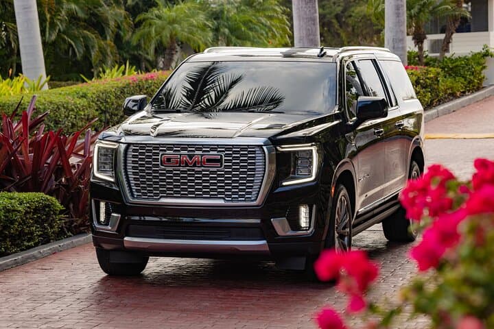Private Luxury Airport Transfer in St. Thomas: Door-to-Door from STT to Your Hotel