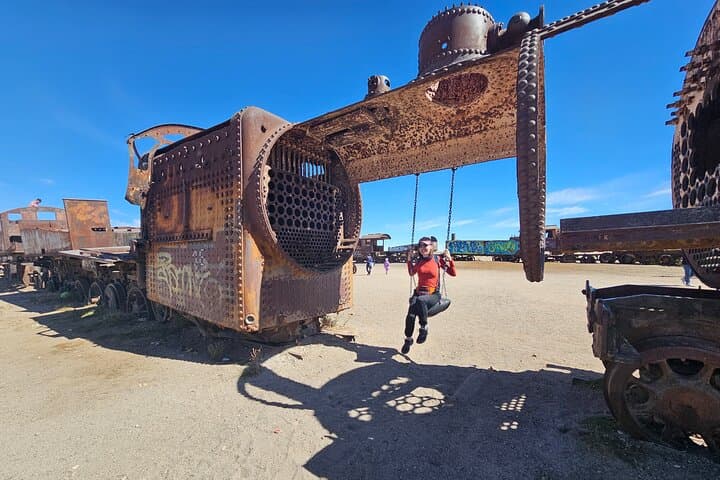 Uyuni Salt Flats & Hedionda Lagoon: 2-Day Private Flamingo Tour photo 2