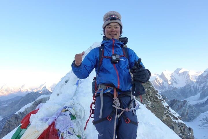Summit Lobuje Peak: 16-Day Lobuche Climb with Everest Base Camp Trek photo 6