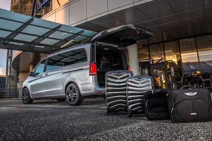 Dubai Airport Private Transfer: Fast, Comfortable One-Way Transfer to Your Hotel