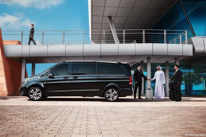 Dubai Airport Private Transfer: Fast, Comfortable One-Way Transfer to Your Hotel photo 5