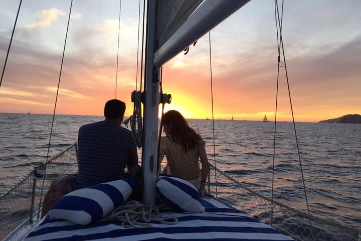 Private Cabo San Lucas Sunset Cruise to El Arco & Lover’s Beach