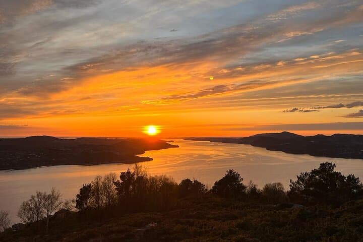 Geitanuken Hike: Private 3-Hour Norwegian Friluftsliv Experience from Bergen photo 2