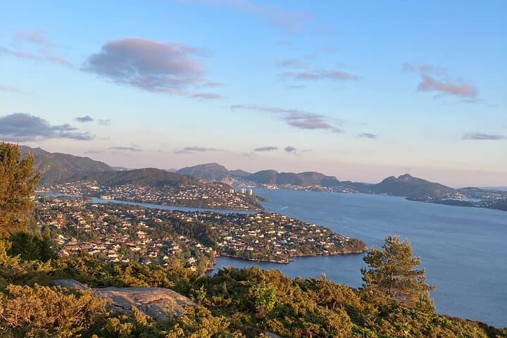 Geitanuken Hike: Private 3-Hour Norwegian Friluftsliv Experience from Bergen
