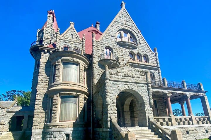Private Vancouver to Victoria Day Tour: Butchart Gardens, Craigdarroch & Inner Harbour photo 4