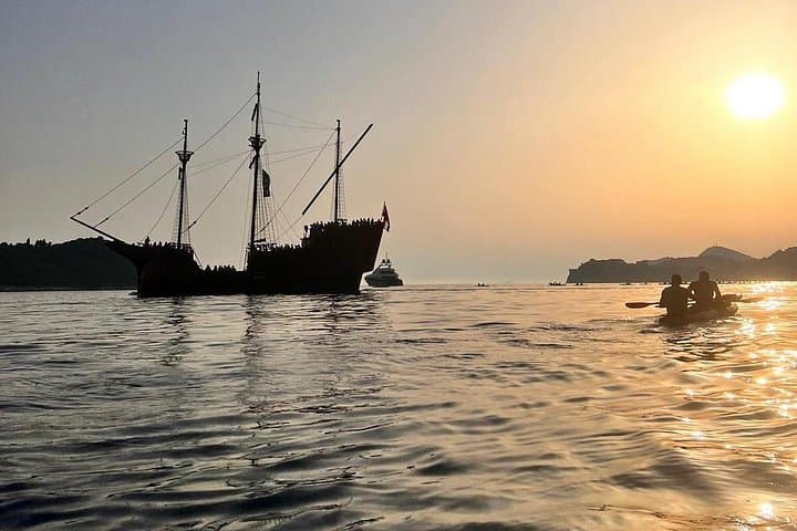 Sunset Kayak & Wine Tasting in Dubrovnik: Old Town, Lokrum & Sea Caves