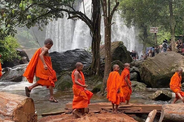 Phnom Kulen Waterfall Park: Full-Day Small-Group Tour from Siem Reap