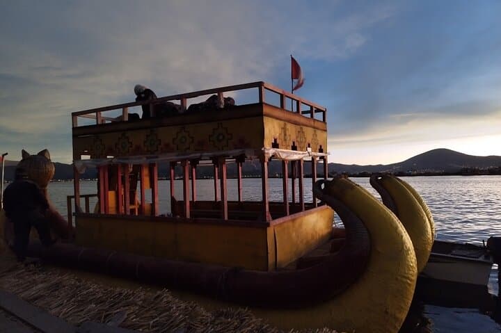 Sunset Kayak at Uros: Private Paddle on Lake Titicaca from Puno photo 4