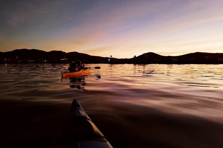 Sunset Kayak at Uros: Private Paddle on Lake Titicaca from Puno photo 5