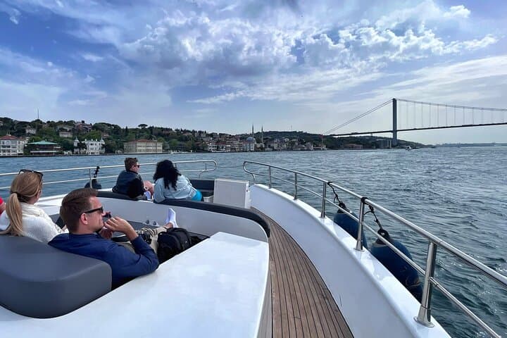 Luxury Bosphorus Yacht Cruise with Kanlica Stopover photo 4