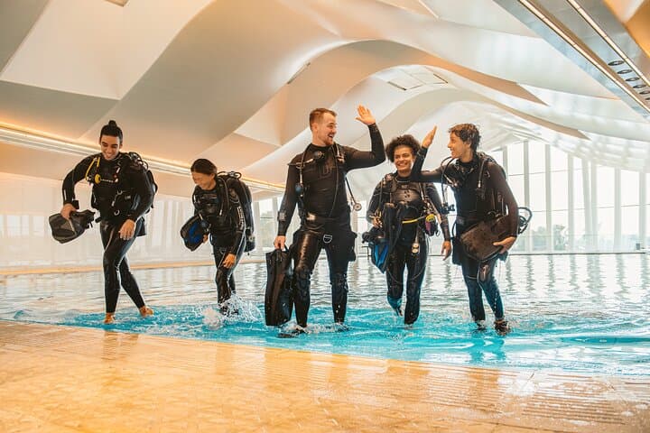 Deep Dive Dubai: Guided Scuba in the World's Deepest Pool photo 6
